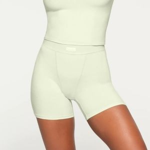 Skims Soft Lounge Boxer - Honeydew